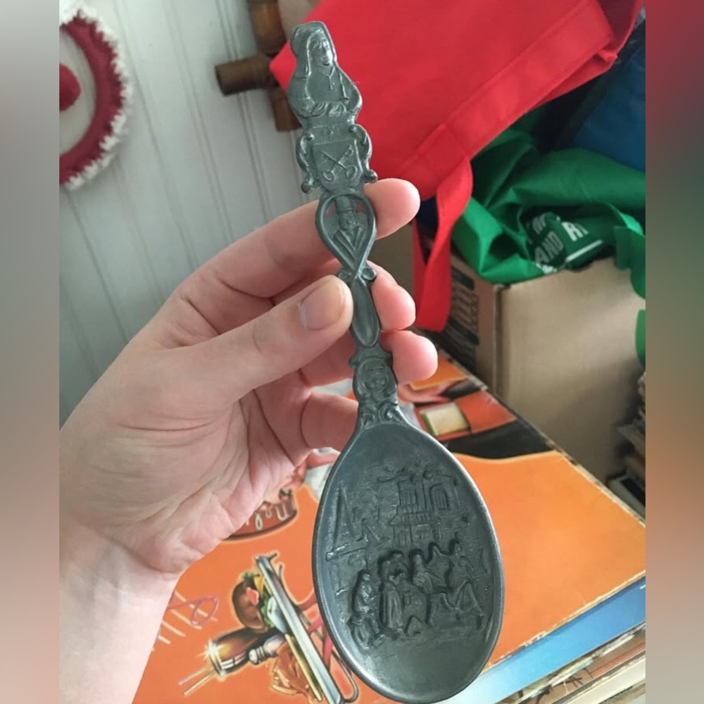 Vintage spoon set